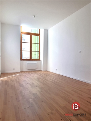 appartement à la location -   30200  BAGNOLS-SUR-CEZE, surface 38 m2 location appartement - APR693714